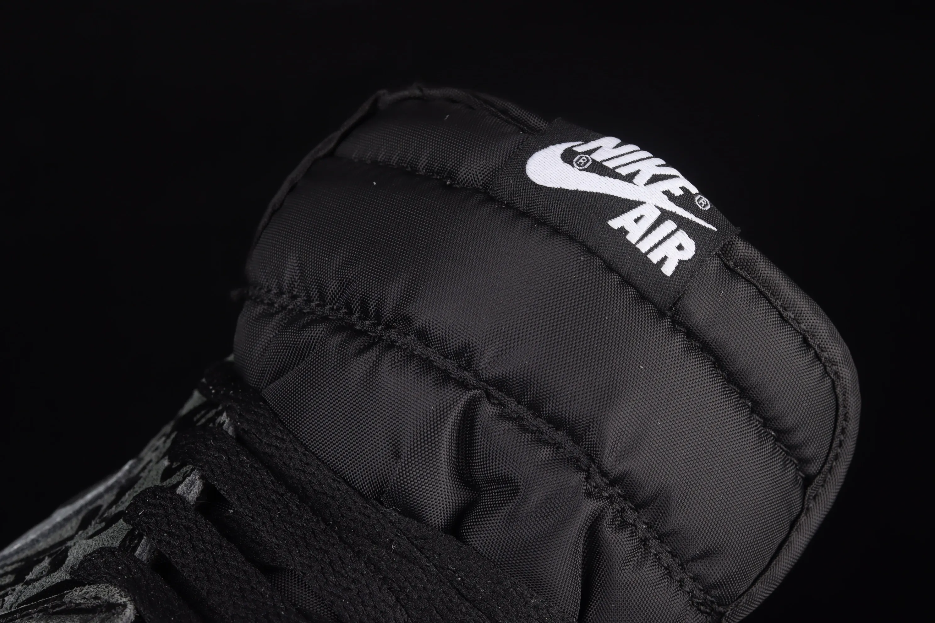 All categories Air Jordan Jordan series basketball shoes Air Jordan 1 High Air Jordan 1 High OG "Rebellionaire" AJ1 Joe 1 black and gray banned "Rebelionaire" high-top basketball shoes 555088-036